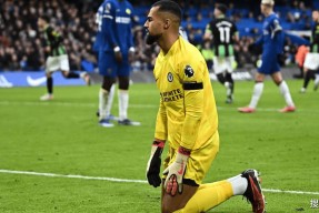 开云-切尔西门将连续扑救受到球迷赞扬()