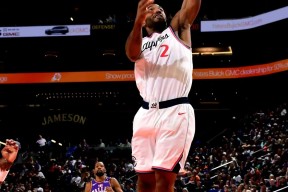 开云官方在线-竞技场内外，乔治发威主导快船逆转，太阳夜败()