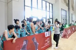 开云体育app-上海女篮勇夺胜利，雄心万丈闯入决赛()