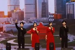 开云官方在线-神奇一幕！球场上的精彩表演让人目不暇接()