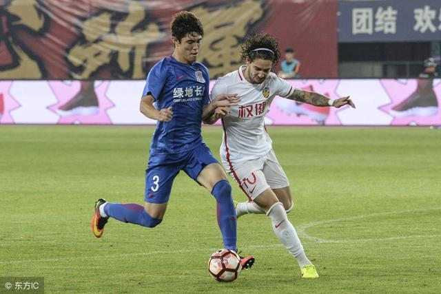 开云体育sports-北京人和对战重庆当代力帆，场上风起云涌()  第1张